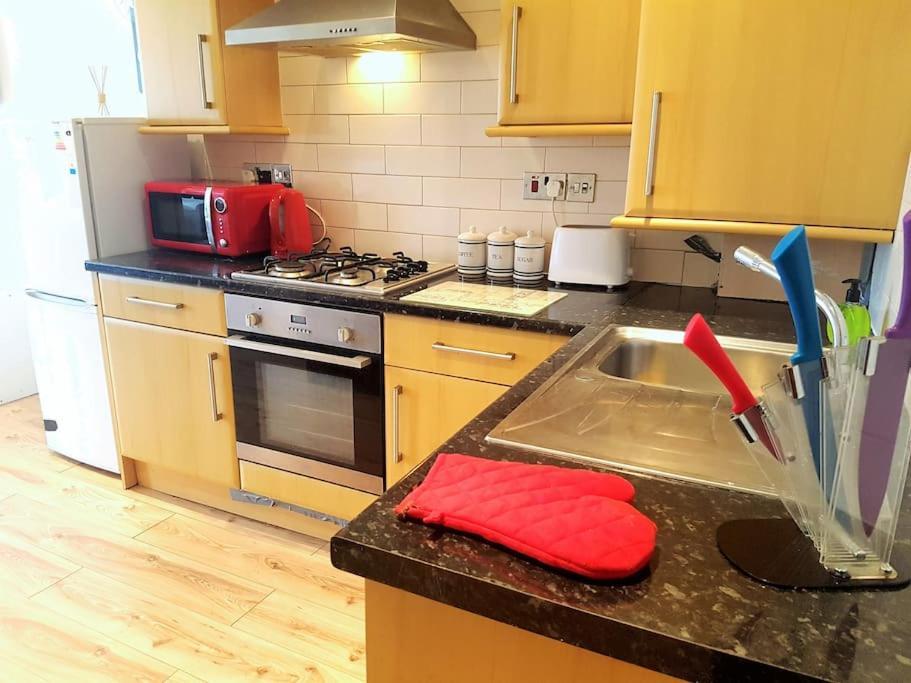 Comfortable Studio Flat Near Central Лондон Экстерьер фото