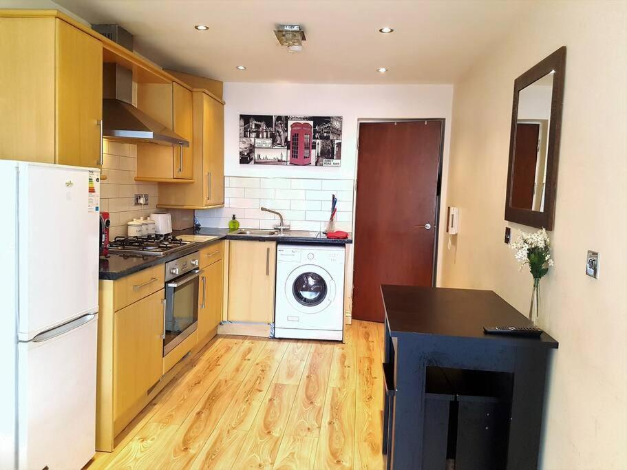 Comfortable Studio Flat Near Central Лондон Экстерьер фото