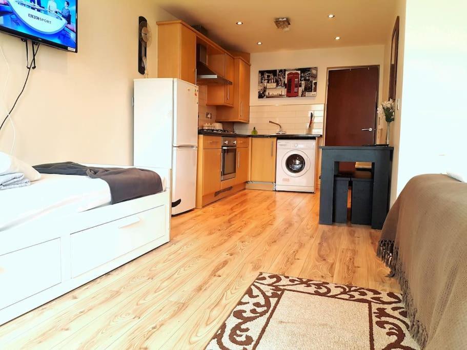 Comfortable Studio Flat Near Central Лондон Экстерьер фото
